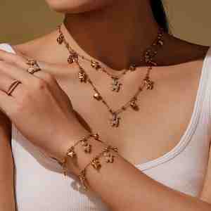 قلادة شخصية مطلية بالذهب عيار 18 قيراط من الفولاذ المقاوم للصدأ مع الزركون، هدية للنساء منخفضة الحساسية - Product Image 1