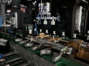 3 khoang hoàn toàn tự động <span class=keywords><strong>Pet</strong></span> nhựa nước giải khát chai nước làm thổi khuôn máy <span class=keywords><strong>pet</strong></span> chai Blower thổi giá máy - Product Image 3