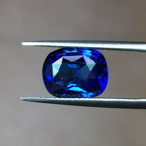 Zafiro azul real natural de Sri Lanka de 4.12 quilates, certificado por AIGS, corte cojín, piedra suelta de 10.35*8.27 mm para engaste en joyería. - Product Image 1
