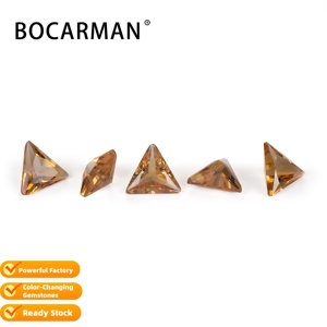 Piedras Sueltas de Sultanita Sintética que Cambian de Color de la Marca BOCARMAN, Forma Triangular, Gemas para Joyerí<span class=keywords><strong>a</strong></span>, Venta al por Mayor de Fábrica China - Product Image 1