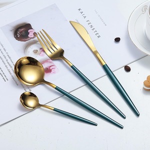 Ensemble de couverts en acier inoxydable de style européen, 24 pièces, finition miroir, avec <span class=keywords><strong>fourchette</strong></span>, <span class=keywords><strong>cuillère</strong></span>, <span class=keywords><strong>couteau</strong></span> (vert or) - Product Image 4