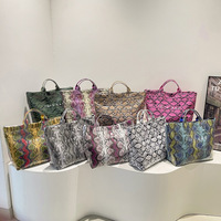 2025 mode nouveau motif serpent sac à main Design de luxe femmes Serpentine sac PU épaule sac fourre-tout pour femme
