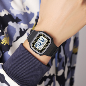 SKMEI 2343 Orologio da Polso Digitale Sportivo Quadrato con Doppio Fuso Orario, Cronografo 5ATM Impermeabile - Product Image 3