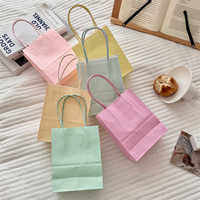 Sac en papier kraft brun classique avec poignée, vente en gros, sac cadeau biodégradable jetable pour vêtements et chaussures, très populaire