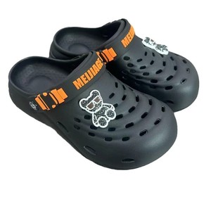 Chaussures de plage en gros pour hommes, <span class=keywords><strong>sabots</strong></span> à boucle ornementale petit ours, <span class=keywords><strong>sabots</strong></span> de jardin antidérapants à la mode en EVA, pantoufles respirantes - Product Image 5