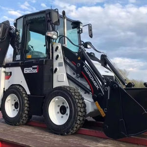 Eficiente Excavadora de Ruedas Hidromek 62SS, Minicargadora de 2 Toneladas, Motor Diésel Perkins con Bomba de Caja de Cambios y Rodamientos - Product Image 2