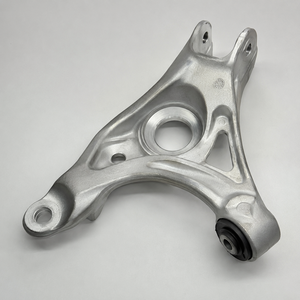 Fabricant de pièces automobiles en aluminium forgé sur mesure selon dessin OEM pour suspension, châssis et composants de véhicules - Product Image 2
