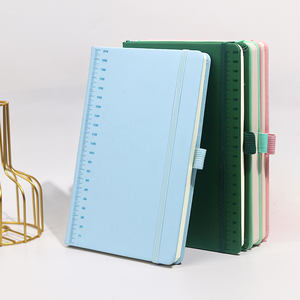 <span class=keywords><strong>Carnet</strong></span> <span class=keywords><strong>de</strong></span> notes A5 personnalisé en gros avec couverture rigide, sangle élastique et logo imprimé – Bloc-notes vierge en gros à prix abordable - Product Image 1