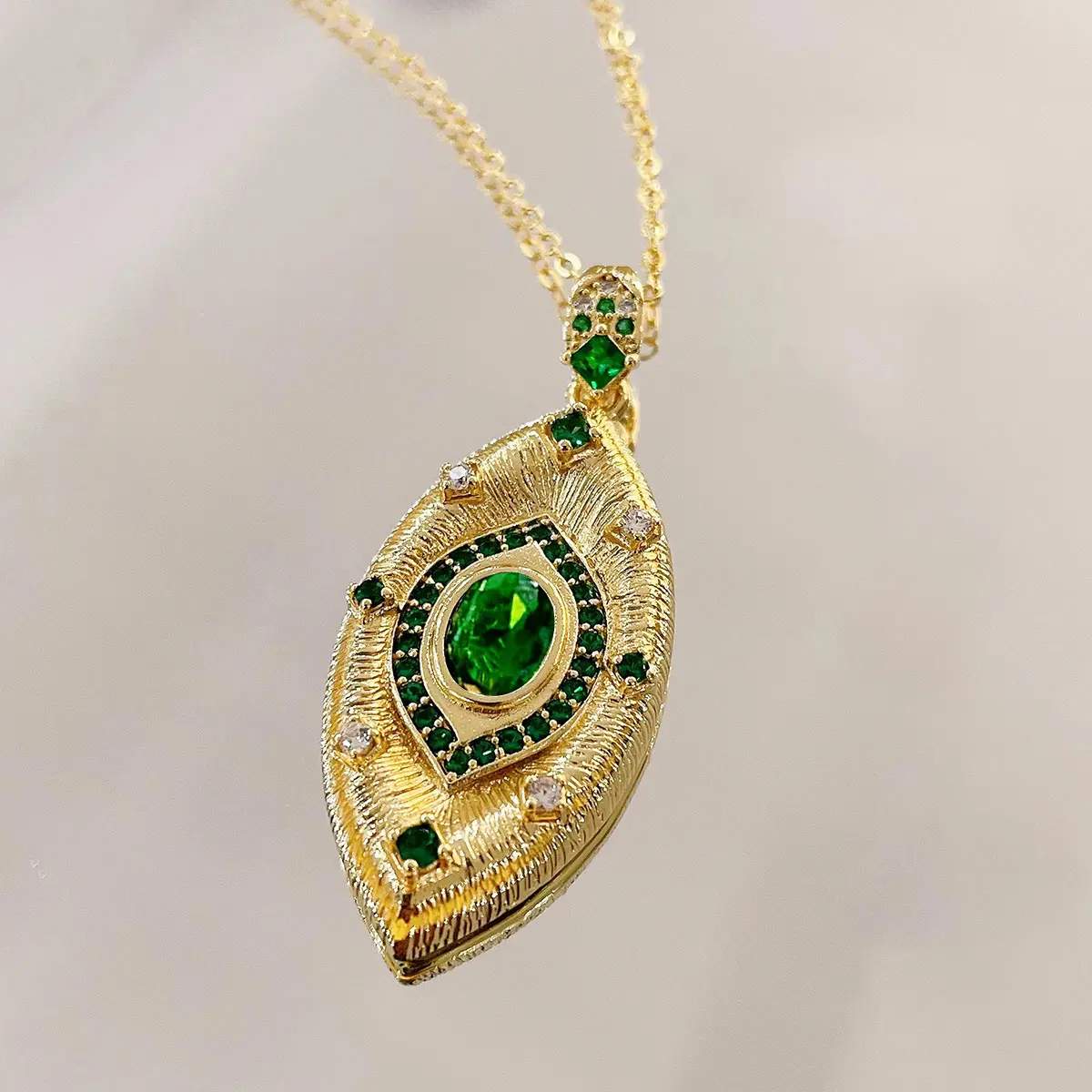 Italian Jewelry Devil's Eye Necklace Earring Rings Sets High Quality Green Emerald Necklaces Set