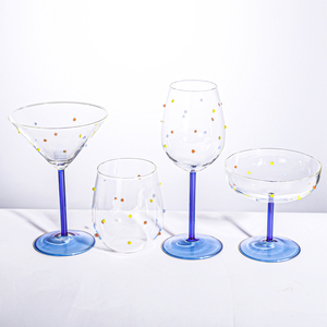 Ensemble de verres à <span class=keywords><strong>vin</strong></span> en cristal sans plomb, écologiques, à motif de pois bleus peints à <span class=keywords><strong>la</strong></span> main, 500 ml, lavables au lave-vaisselle, pour les fêtes et les occasions spéciales - Product Image 3