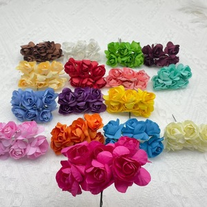 Roses artificielles en papier 2,5 cm, fleurs artisanales pour décorations DIY, couronnes et bandeaux - Product Image 3
