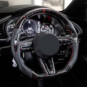 Volante de fibra de carbono forjado en rojo para <span class=keywords><strong>Mazda</strong></span> <span class=keywords><strong>3</strong></span> 6, actualización personalizada para interiores deportivos de los modelos 1/2/2/<span class=keywords><strong>3</strong></span>/2 - Product Image 1
