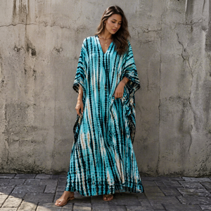 Venta al por mayor de fábrica: Nuevo vestido largo maxi caftán azul con estampado tie-dye para mujer, cuello en V moderno, ideal para playa, cintura natural, para todas las estaciones. - Product Image 1