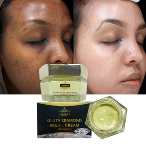 Crème blanchissante pour le visage à la vitamine C naturelle et biologique, Diamond White, éclaircit la <span class=keywords><strong>peau</strong></span>, réduit l'apparence des taches brunes, hydrate - Product Image 1