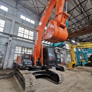 Excavatrice moyenne Hitachi ZX240 d'occasion d'origine japonaise 2022, 24 tonnes, composants principaux : moteur, pompe à engrenages, roulement, 125 kW - Product Image 4