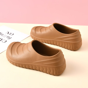 Sandales compensées pour femmes, couleur kaki, talon de 4 cm, antidérapantes, imperméables, résistantes à l'huile, confortables et souples, idéales pour le personnel de cuisine - Product Image 3
