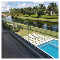 Système de balustrade en verre de luxe avec accessoires en acier inoxydable pour applications résidentielles et architecturales modernes