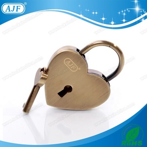 AJF cerradura antiguo corazón candado corazón <span class=keywords><strong>Vintage</strong></span> cerradura Venta caliente chino 1 antiguo bronce clave 3 días de aleación de Zinc de 45x59x8mm A01-021AB 50g - Product Image 3