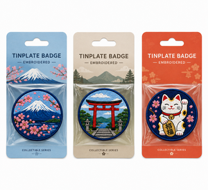 Badge en fer blanc personnalisé brodé, bouton, vente en gros OEM, souvenirs japonais Chat porte-bonheur, broche en métal Sakura pour vêtements, chapeaux, sacs - Product Image 1