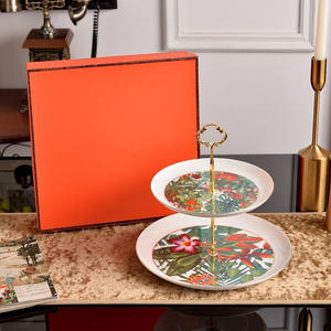 Support à gâteau en céramique à deux niveaux, imprimé floral tropical, avec poignée dorée, plateau à dessert en porcelaine pour mariage, fête ou décoration de la maison - Product Image 1