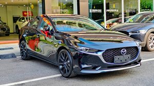 2024 in STOCK Changan <strong>Mazda</strong> High Performance 5 Seater Luxury Sedan 1.5L Sedan High Speed <strong>Mazda</strong> 3 Axela LHD Petrol <strong>Car</strong> for Sale