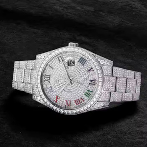 Montre de luxe pour homme avec accents de diamants en moissanite, mouvement à quartz, cristal saphir de 5 mm, élégante, pour le travail et la mode - Product Image 1