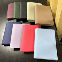 Étui à passeport en cuir à logo personnalisable et sac de voyage multifonctionnel Porte-billet simple Porte-étiquette de bagage Coffret cadeau tourisme culturel
