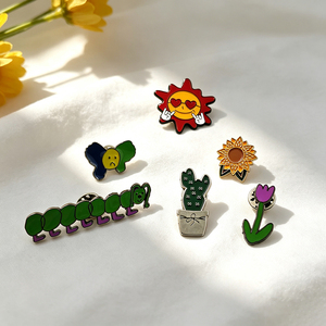 Broches en émail à thème nature, plantes et insectes, badges métalliques de dessin animé mignons, décorations quotidiennes pour vêtements et sacs à dos, vente en gros - Product Image 1