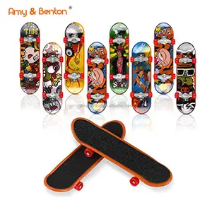 Hot Sale Stem Toy Mini Custom Finger Skateboard Kid Finger Toy Fingerboard Colorful Skateboard Park Toy for Children