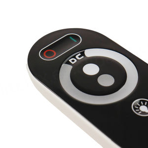 Contrôleur de variateur de lumière LED monocouleur GL-DIM1006 DC12-24V 6A/CH avec coque en aluminium, portée de 20 m, série RF à commande tactile complète - Product Image 3