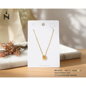 Collana con Ciondolo a Lettera Z in Acciaio Inossidabile Z Brand 12x14cm, Placcata Oro con Catena a Serpente, Gioiello Unisex alla Moda - Product Image 3