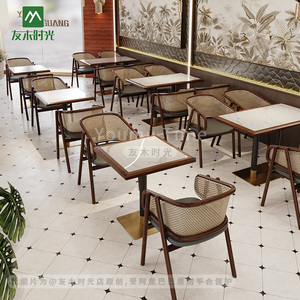 ชุดเฟอร์นิเจอร์ร้านอาหารหรูหรา โต๊ะและเก้าอี้ไม้เนื้อแข็ง พร้อมที่นั่งหวายสาน เหมาะสำหรับร้านกาแฟและร้านอาหารเชิงพาณิชย์ - Product Image 2