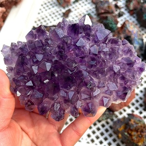 Vendita calda <span class=keywords><strong>cristalli</strong></span> grezzi ametista grezza geode cluster <span class=keywords><strong>cristalli</strong></span> pietre curative cluster di cristallo naturale prodotti <span class=keywords><strong>spirituali</strong></span> - Product Image 1