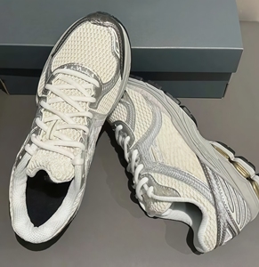 Scarpe Sportive Casual di Lusso 2026 da Uomo e Donna, con Tomaia in Mesh, Allacciatura, Alta Qualità, Antiscivolo, Ammortizzanti, di Tendenza Moda - Product Image 6