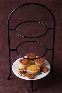 Espositore Verticale a 3 Ripiani per Biscotti e Dessert, Portapiatti in Metallo per Buffet - Product Image 3