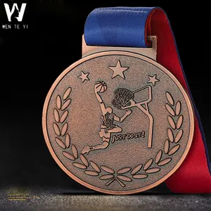 WT ผู้ถือเหรียญวิ่งกีฬาฟุตบอลที่กำหนดเองถ้วยรางวัลเหรียญโล่เหรียญ