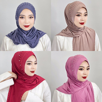 Vente en gros de hijabs de haute qualité, couleurs unies avec perles, foulards traditionnels conservateurs pour femmes, châles du Moyen-Orient, Dubaï