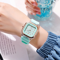 Montre à mouvement à quartz écologique et tendance avec bracelet en caoutchouc pour hommes, femmes, couples, étudiants ; Luxe léger, élégante, design de niche