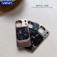 Étui de luxe VAWI V-A03 en métal avec empiècements en peau de crocodile et fibre de carbone pour iPhone 13 à 17 Pro Max – Coque de téléphone aromathérapeutique