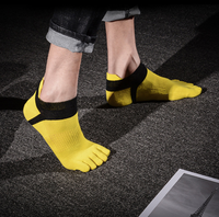 Chaussettes de sport à cinq doigts en coton pour hommes Chaussettes séparatrices d'orteils Chaussettes de loisirs respirantes à la cheville de couleur unie