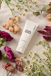 GINGER6 Nettoyant végétalien apaisant avec eau de gingembre et acide hyaluronique pour peau délicate sujette à l'acné et hydratation quotidienne - Product Image 5