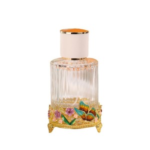 Flacon de parfum en verre de luxe haut de gamme avec buse et couvercle - Product Image 2