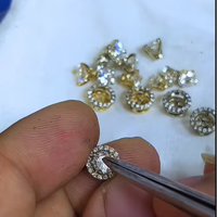 Conception et fabrication de boucles d'oreilles tendance, usinage de finition pour boucles d'oreilles en ensemble, conception et personnalisation de moules pour boucles d'oreilles en diamant.