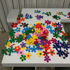 Tissu non tissé en feutre coloré avec cinq pétales, couvre-chef <span class=keywords><strong>fait</strong></span> main bricolage, chapeaux, chaussettes, vêtements, jouets, fournitures de Noël - Product Image 1