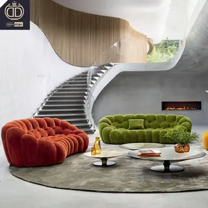 Divano imbottito in tessuto di velluto rosso per il tempo libero set mobili soggiorno di lusso comfort divano in velluto