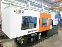 Utilisé 200ton presse Chenhsong machine de moulage par injection machine De Bureau automatique machine de moulage par injection Casque presse à injection machine