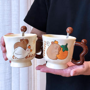 Tasse en céramique Kapibala, design ours de dessin animé, avec poignée et cuillère, pour le bureau ou la maison, collection Printemps 2025 - Product Image 3