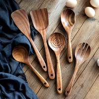 Ensemble d'outils de cuisine essentiels Ustensiles de cuisine en bois avec spatule antiadhésive Petite cuillère à riz Passoire et marmite