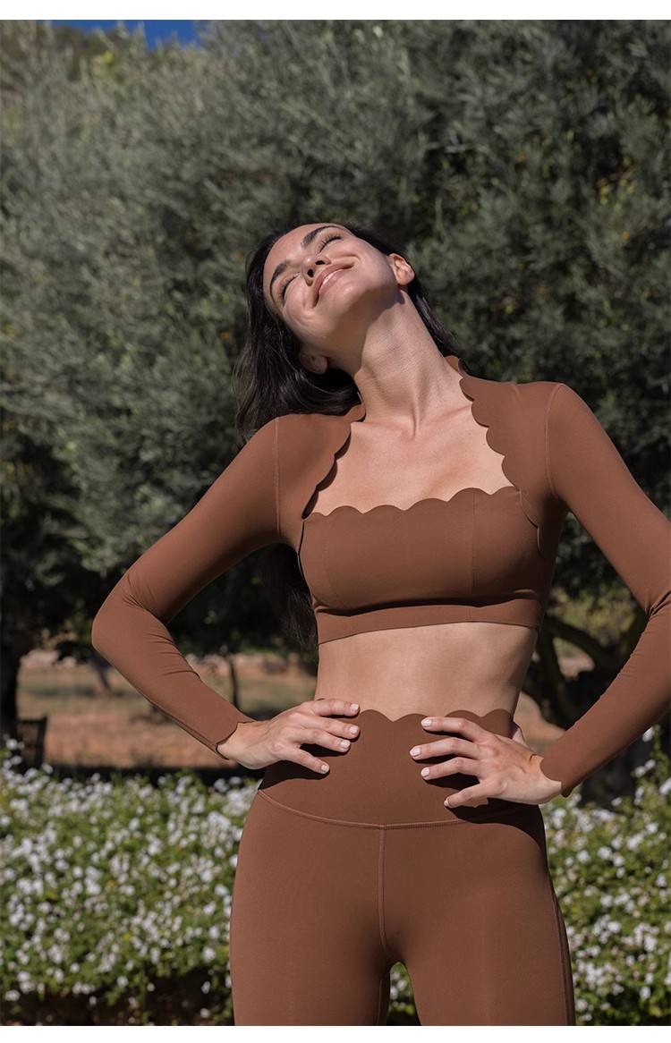 สีน้ำตาล