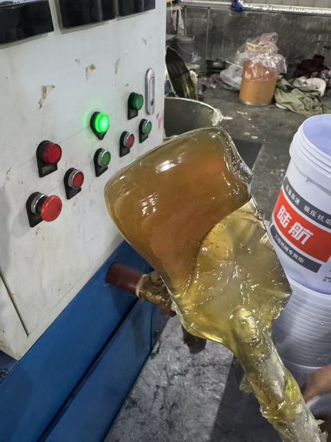 Heavy Yellow Lubricant Grease for Bearings and Machinery, Custom Temperature Support Stable Formula